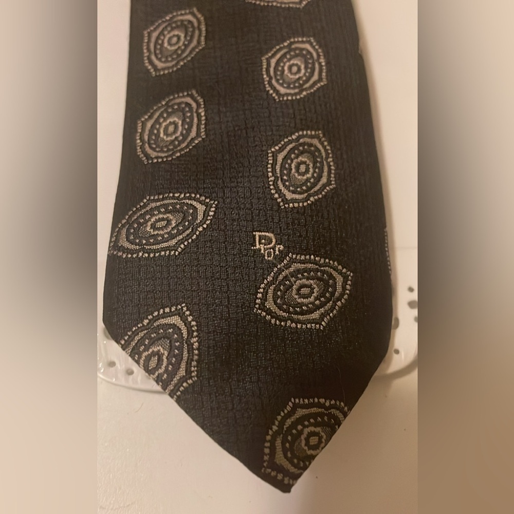 Christian Dior tie in like-new condition. Beautiful dark gray and cream tie